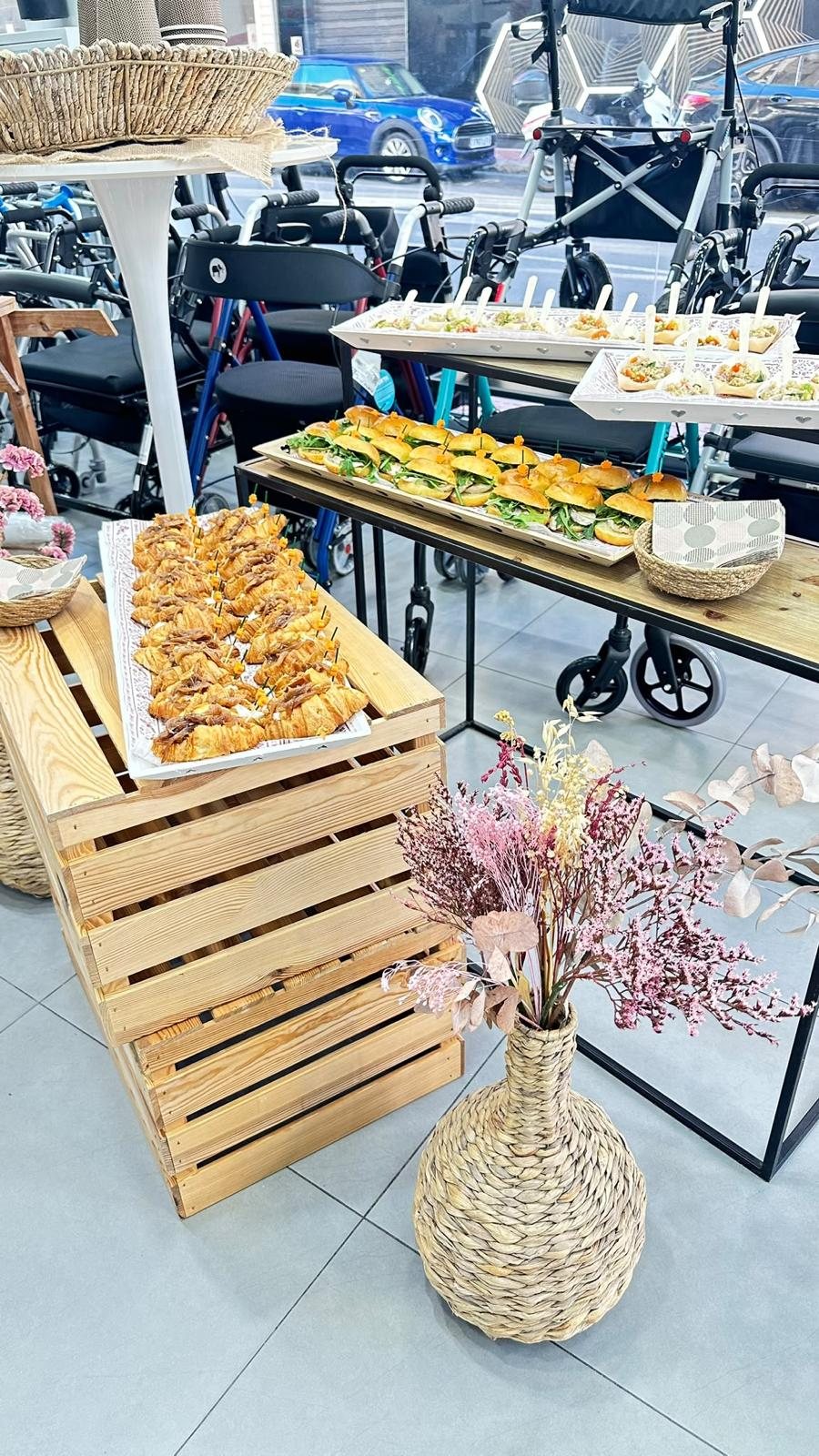 Catering para empresas · By Lis