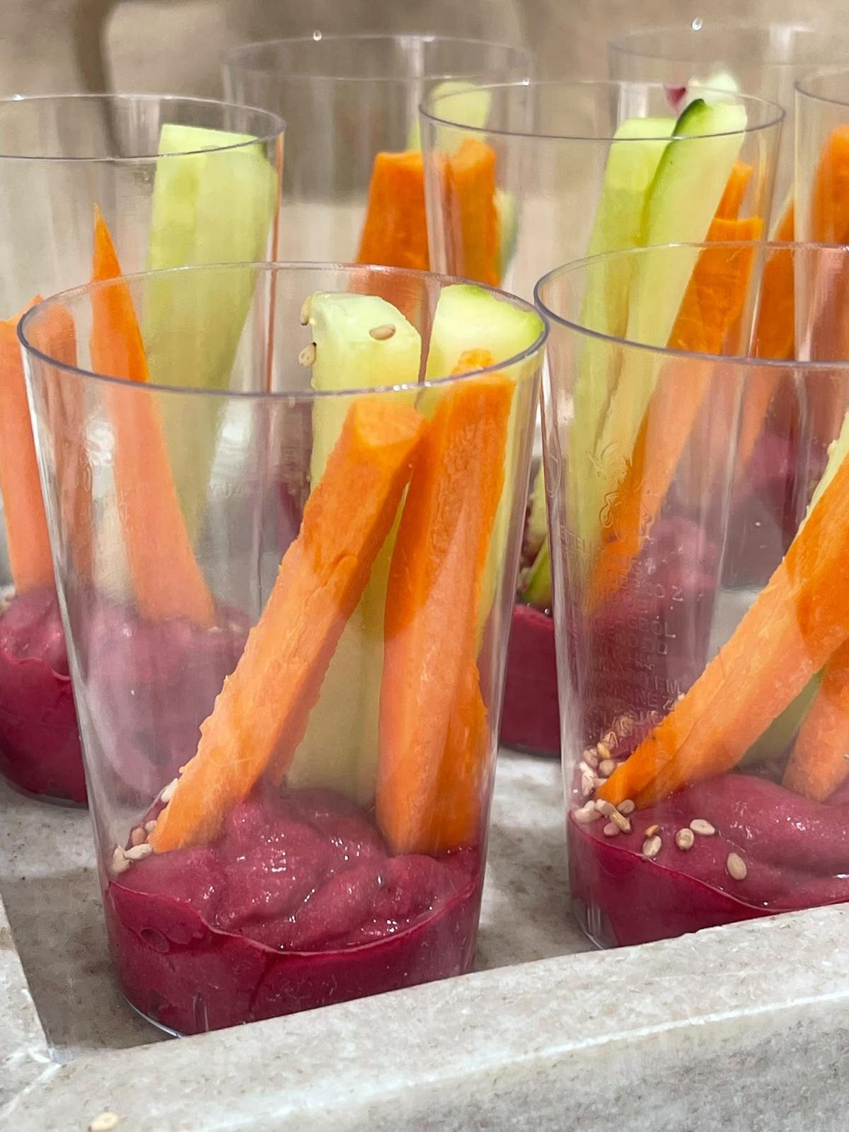 Vasito de crudités y remolacha